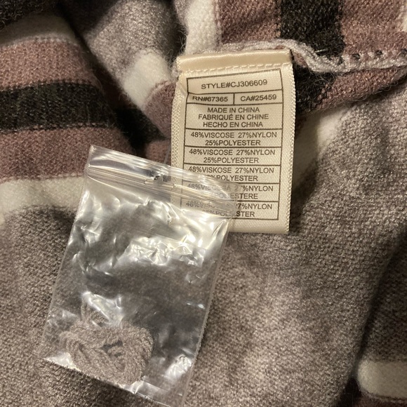 Cupcakes And Cashmere Amour Stripe Bell Sleeve Women’s Sweater - Picture 7 of 8